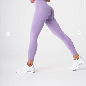 NVGTN LILAC NV SEAMLESS LEGGINGS SIZE M